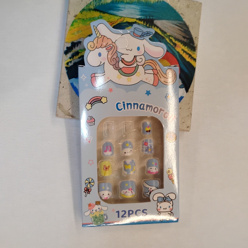Sanrio Cinnamoroll 12-Piece Press-On Nail Set